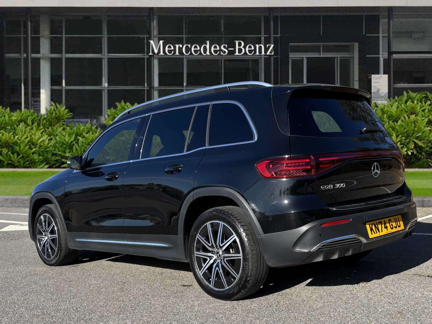 Used Mercedes-Benz EQB 2024 for sale - 76329199: Photo 2