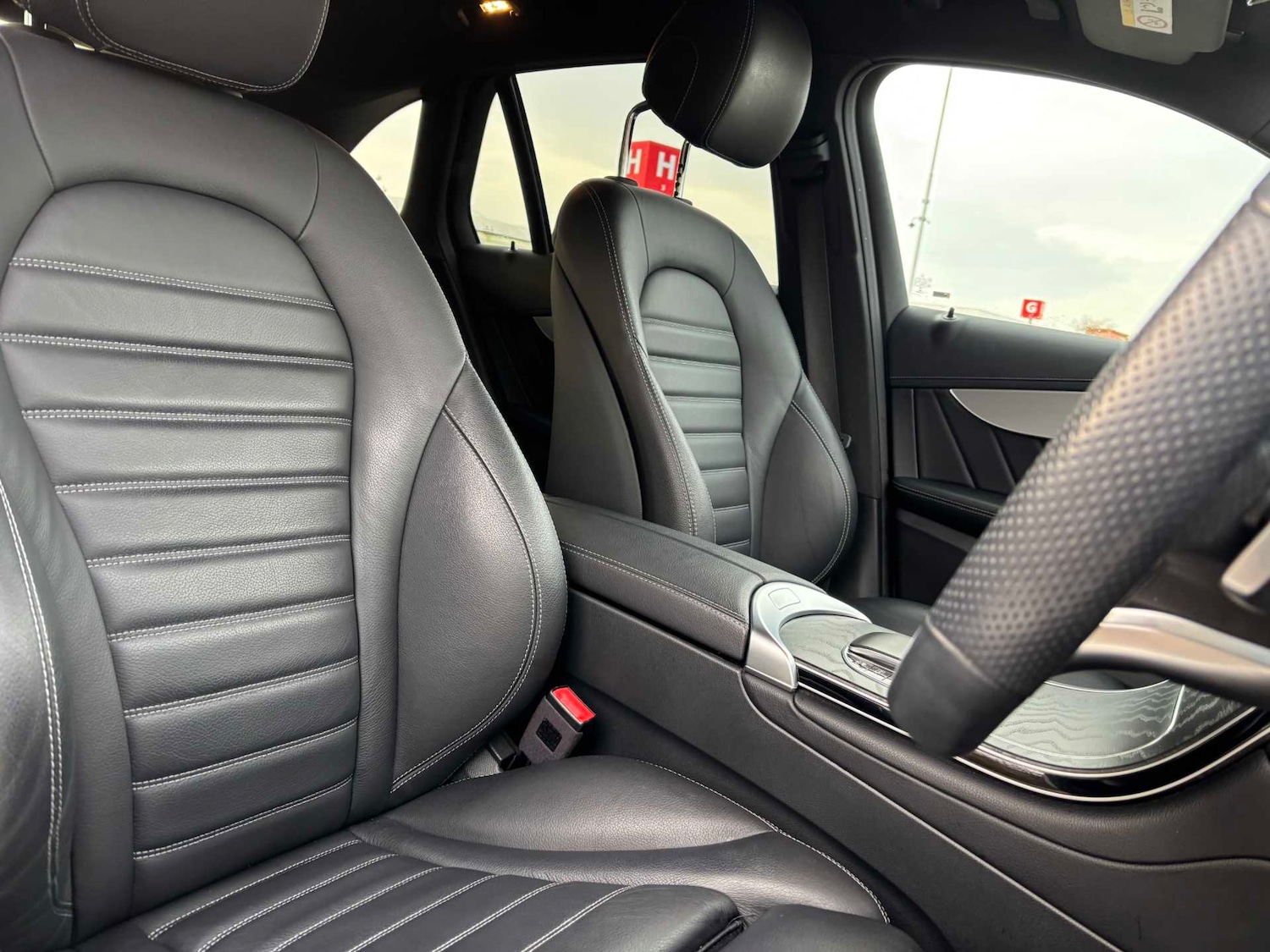 Used Mercedes-Benz GLC 2022 for sale - 77270175: Photo 32