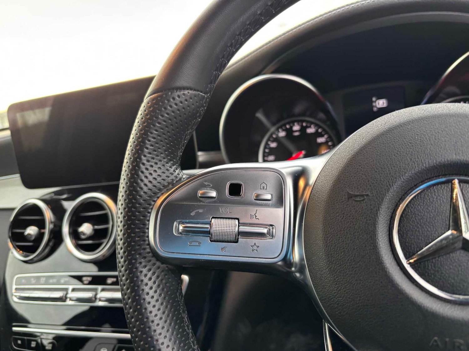 Used Mercedes-Benz GLC 2022 for sale - 77810948: Photo 18