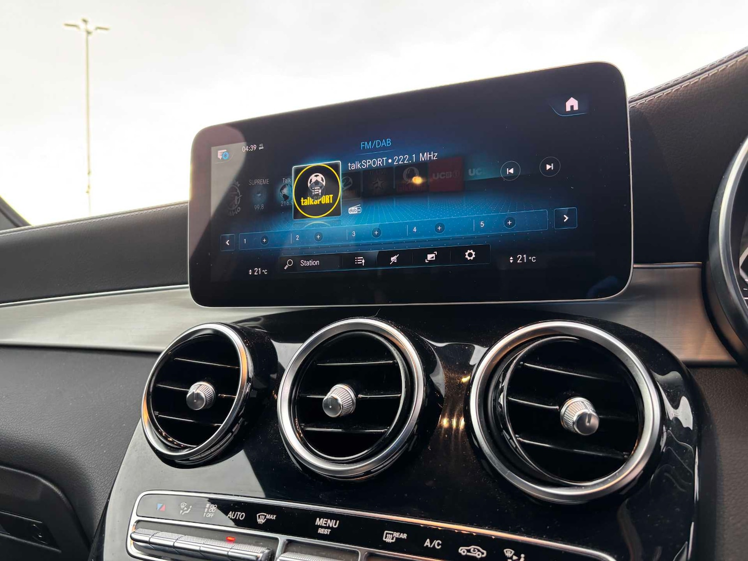 Used Mercedes-Benz GLC 2022 for sale - 77810948: Photo 35