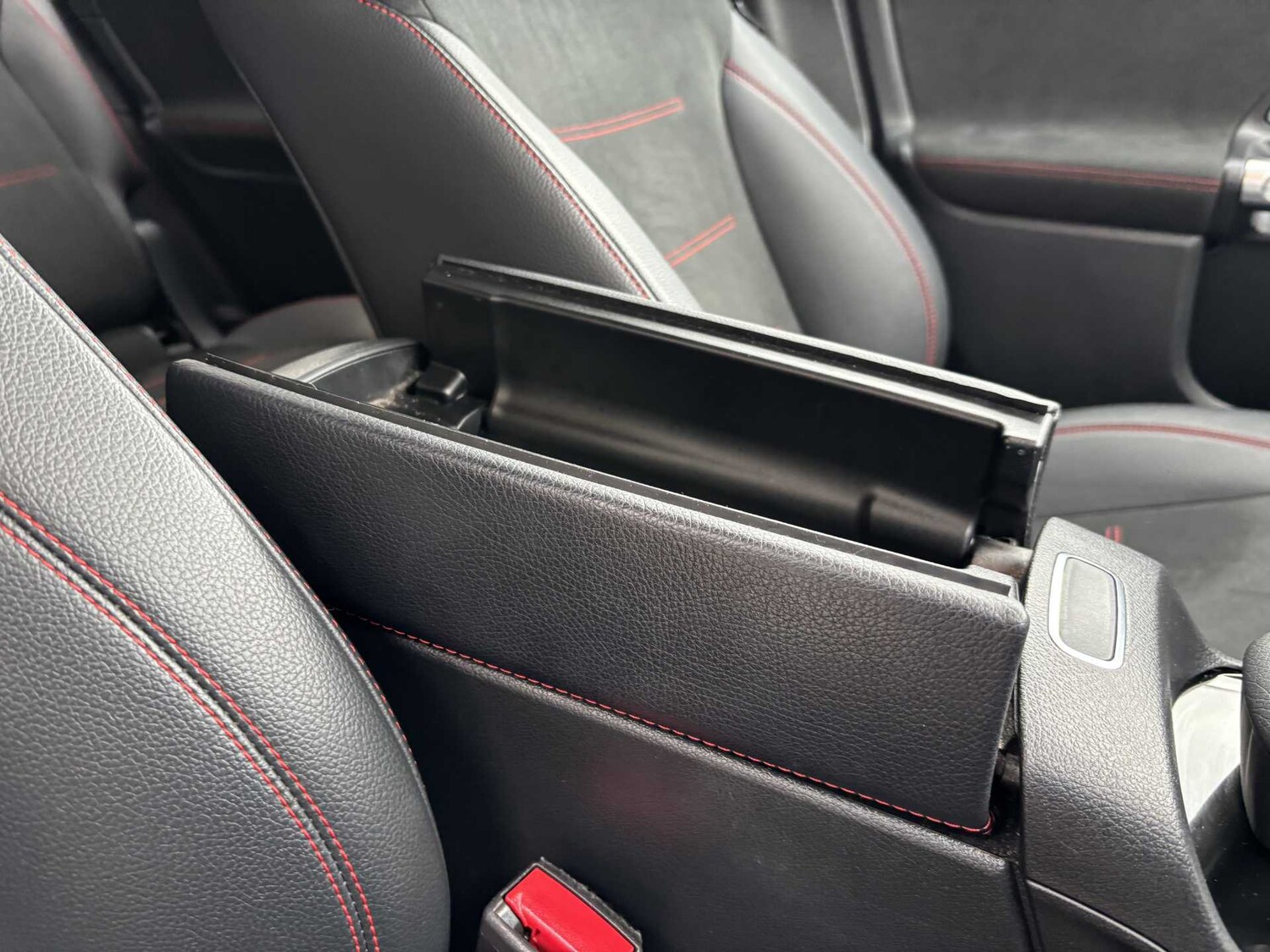 Used Mercedes-Benz GLB 2023 for sale - 76310861: Photo 31