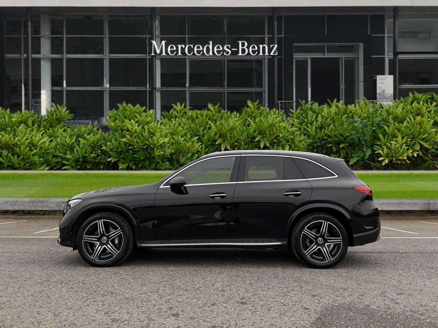 Used Mercedes-Benz GLC 2023 for sale - 76564495: Photo 3