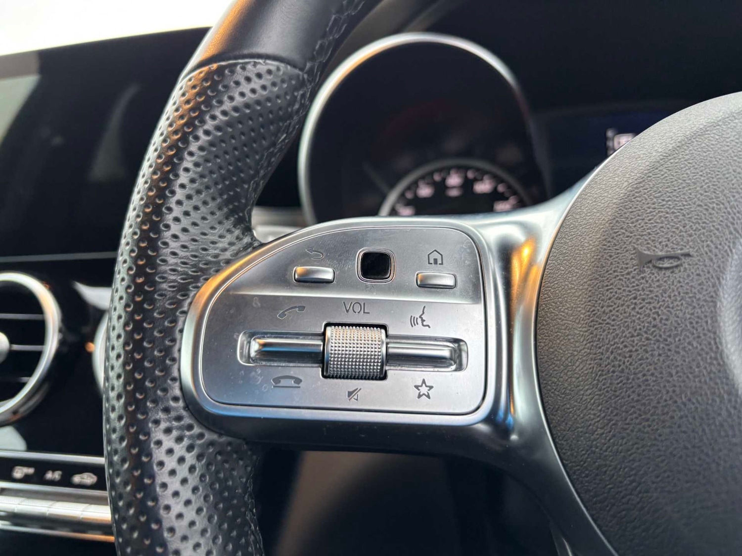 Used Mercedes-Benz GLC 2022 for sale - 76938243: Photo 18