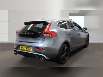 Used Volvo V40 2017 for sale - 79302121: Photo