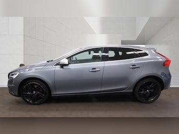 Used Volvo V40 2017 for sale - 79302121: Photo
