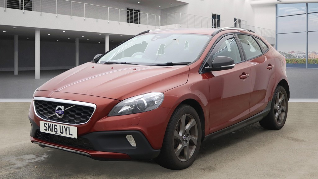 Used Volvo V40 Cross Country 2016 for sale - 76559935: Photo 2