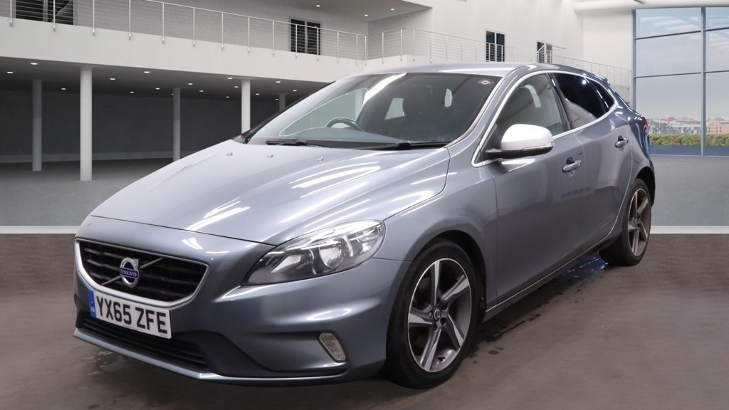 Used Volvo V40 2015 for sale - 76656125: Photo 2