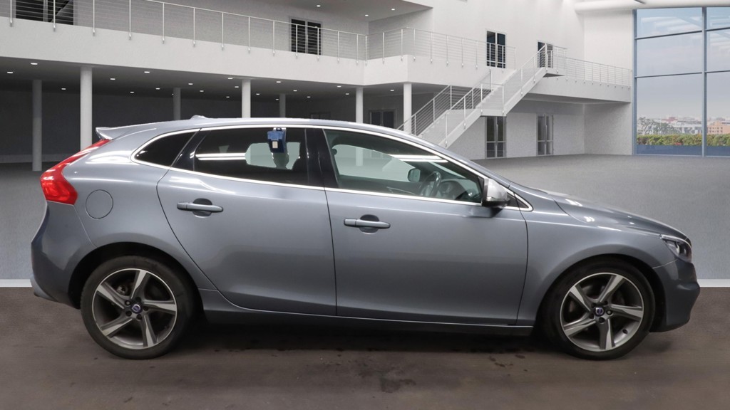 Used Volvo V40 2015 for sale - 76656125: Photo 5
