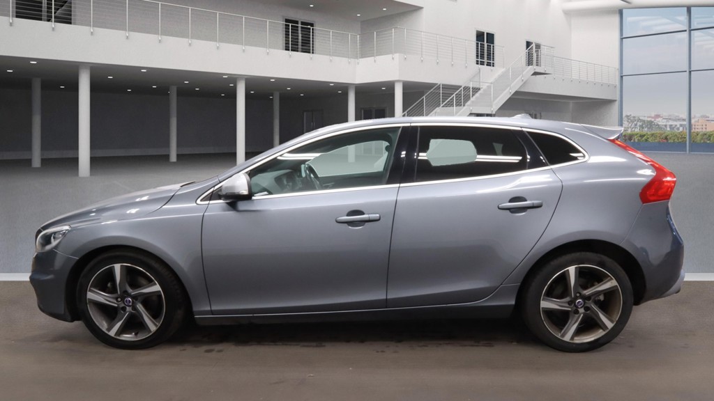 Used Volvo V40 2015 for sale - 76656125: Photo 6