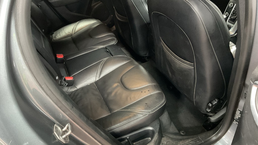 Used Volvo V40 2015 for sale - 76656125: Photo 8