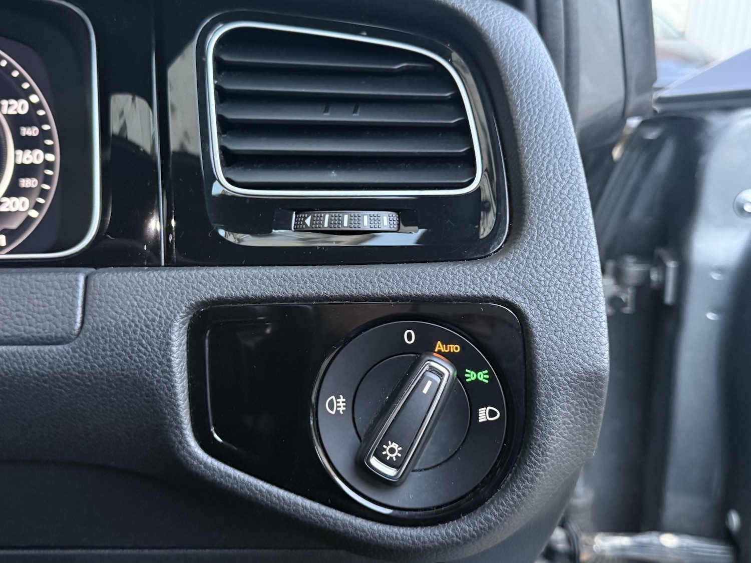 Used Volkswagen Golf 2017 for sale - 77314022: Photo 29