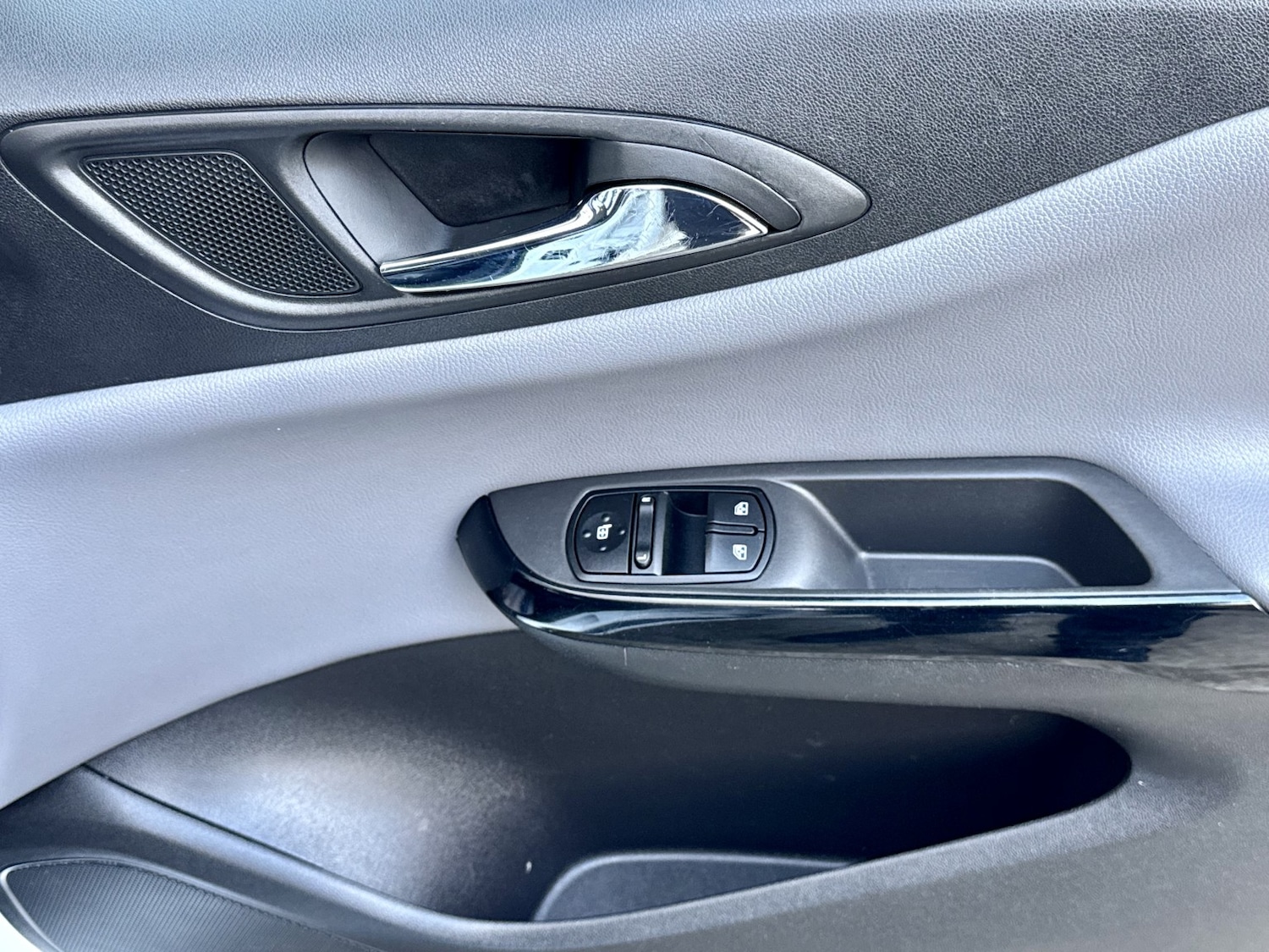 Used Vauxhall Corsa 2015 for sale - 76268523: Photo 25