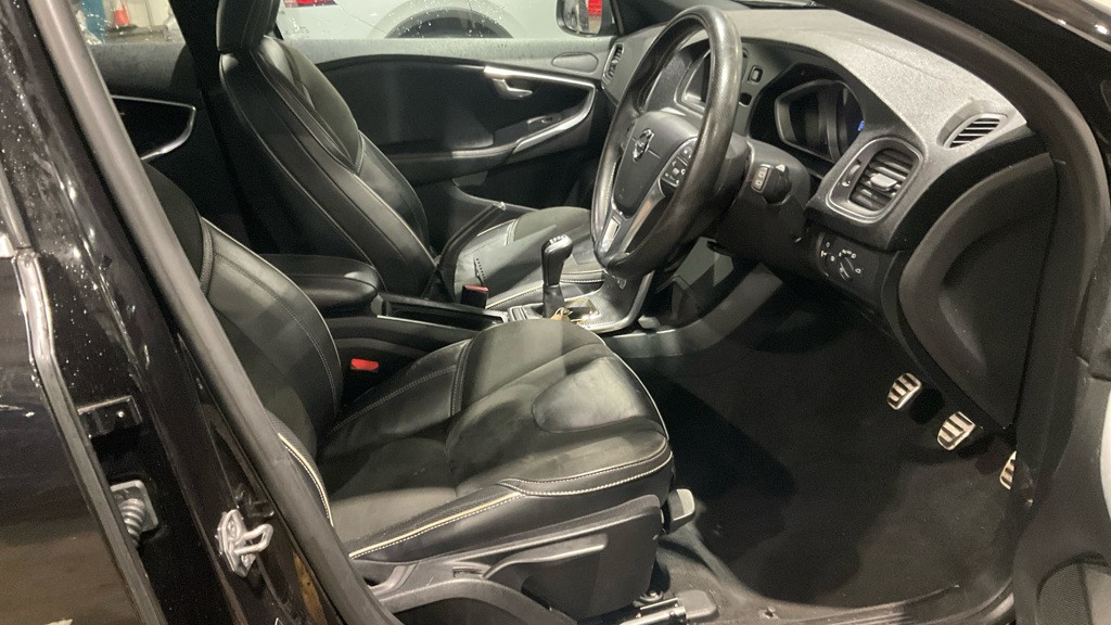 Used Volvo V40 2017 for sale - 77395212: Photo 6