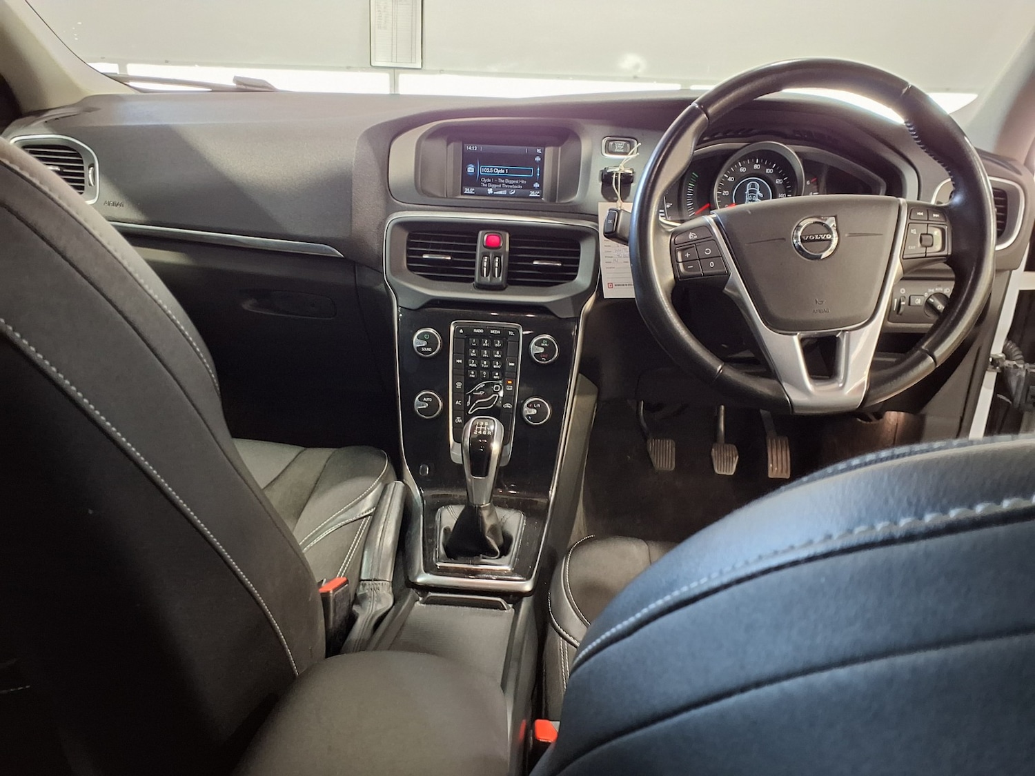 Used Volvo V40 2016 for sale - 77636915: Photo 4