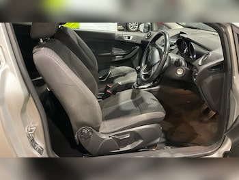 Used Ford Fiesta 2015 for sale - 76257649: Photo 2
