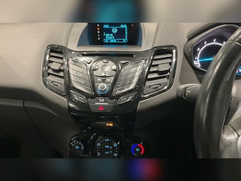Used Ford Fiesta 2015 for sale - 76257649: Photo 4