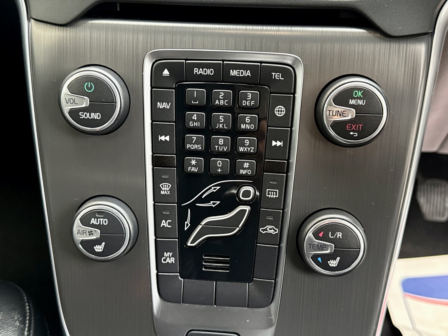 Used Volvo V40 2016 for sale - 77465001: Photo 25