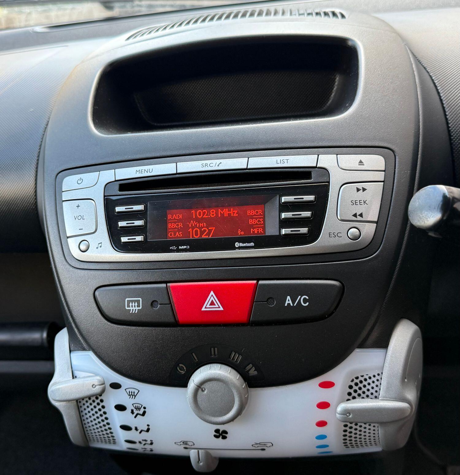 Used Toyota AYGO 2012 for sale - 76396978: Photo 10