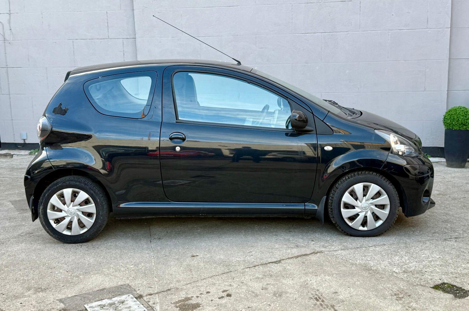 Used Toyota AYGO 2012 for sale - 76396978: Photo 4