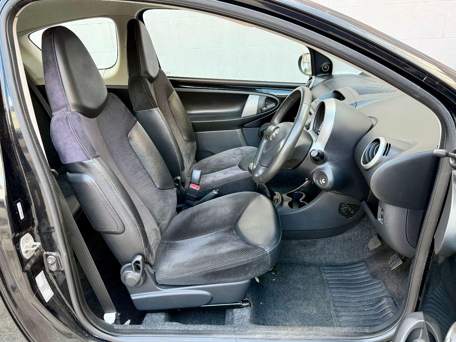 Used Toyota AYGO 2012 for sale - 76396978: Photo 8