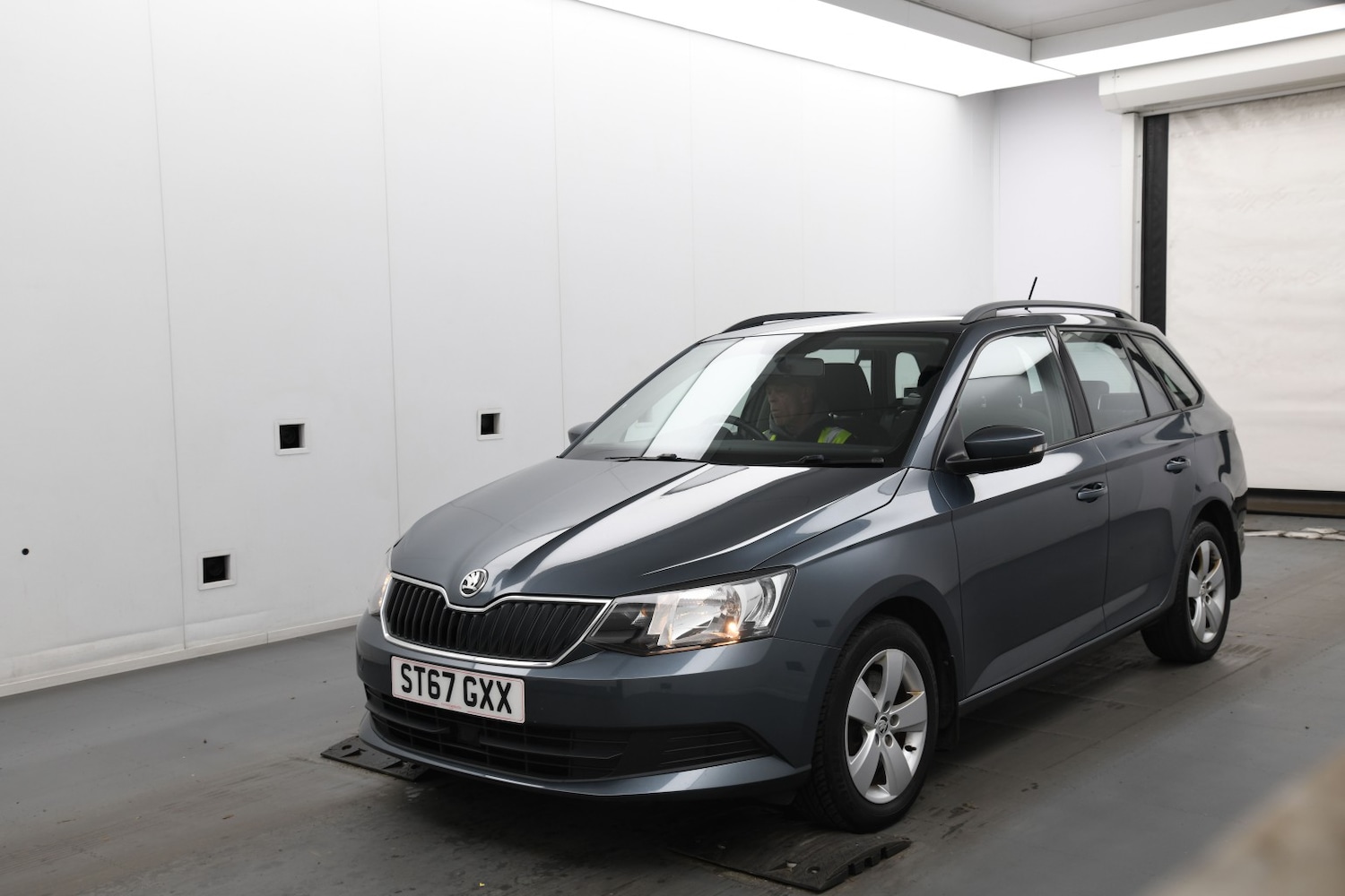Used Skoda Fabia 2017 for sale - 76369329: Photo 2