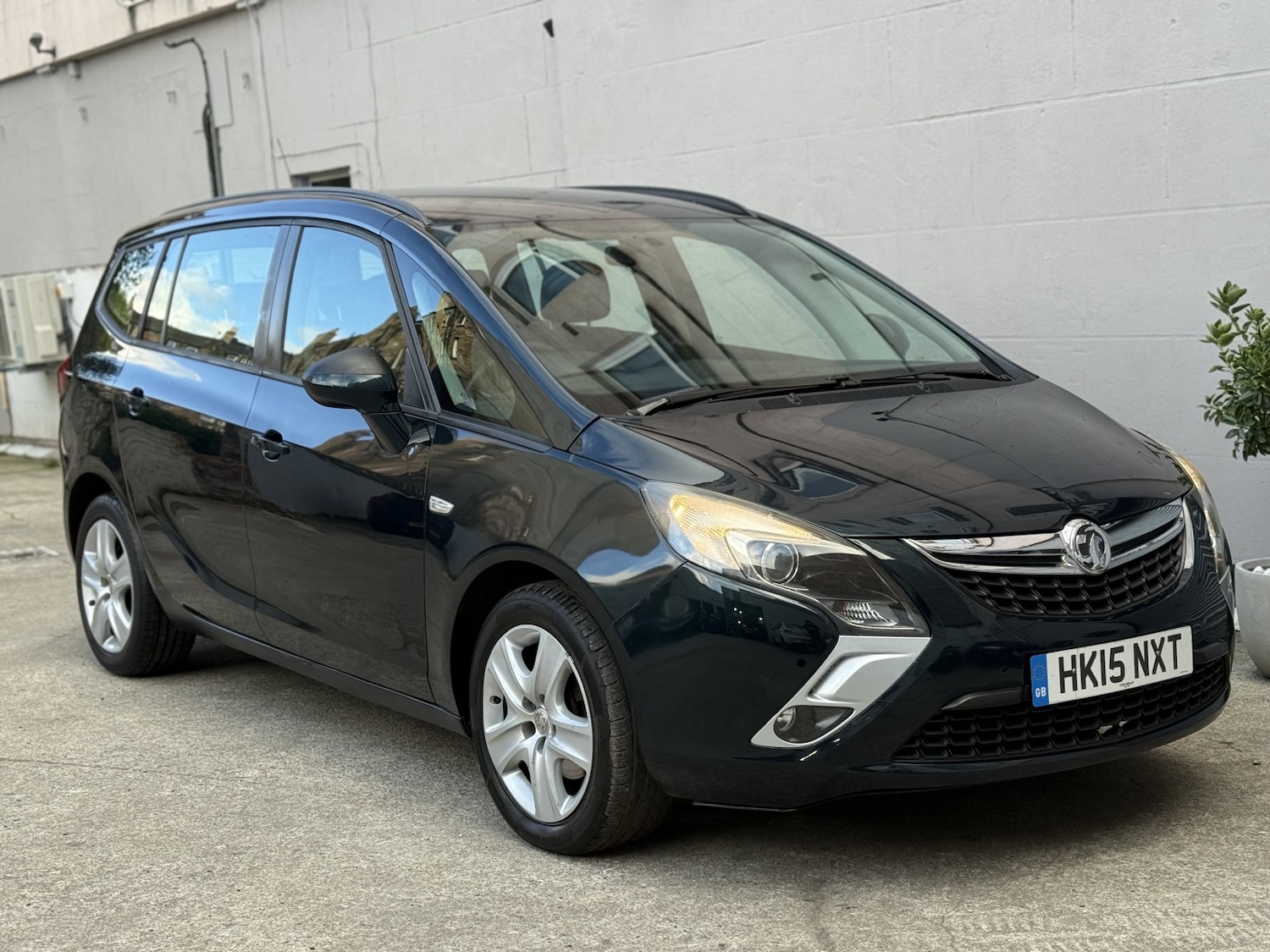 Used Vauxhall Zafira Tourer 2015 for sale - 76358159: Photo 1