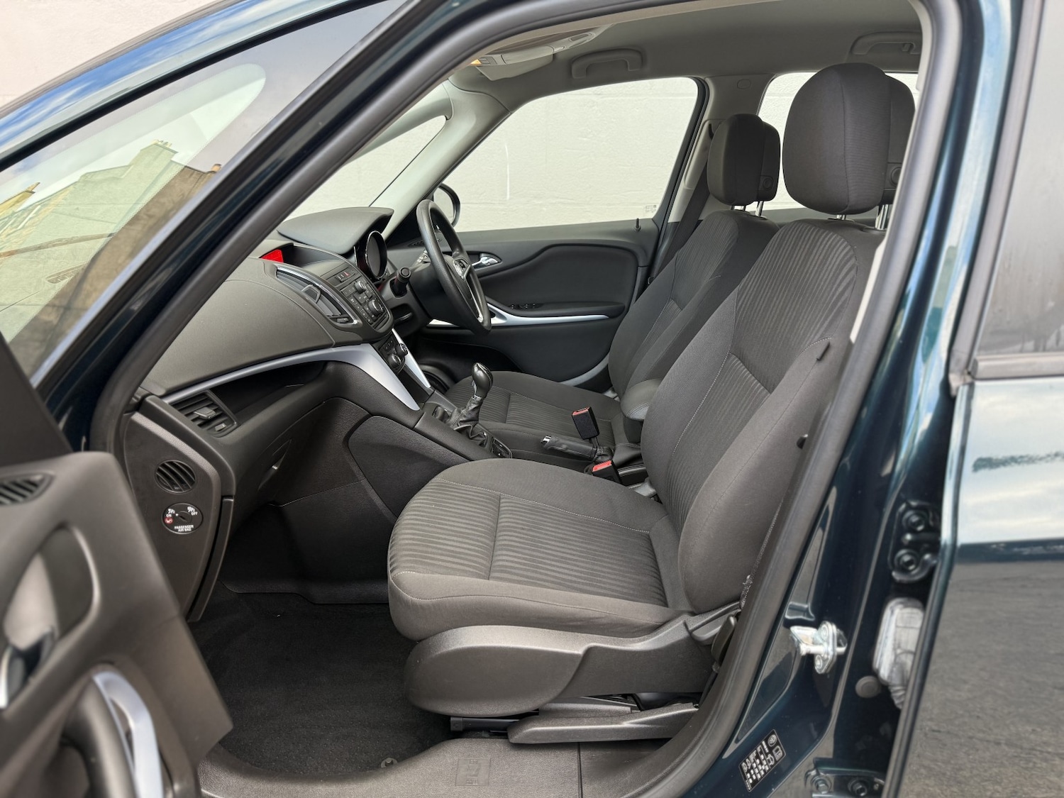 Used Vauxhall Zafira Tourer 2015 for sale - 76358159: Photo 12