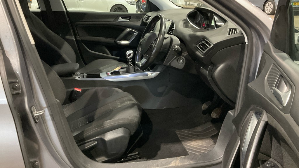 Used Peugeot 308 2016 for sale - 77483707: Photo 9