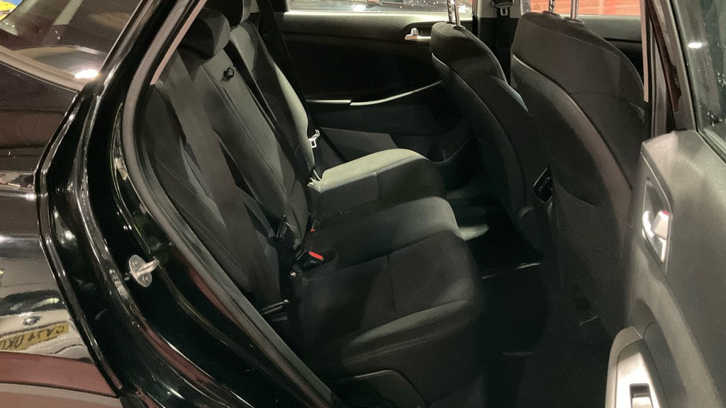 Used Hyundai TUCSON 2017 for sale - 77303692: Photo 4