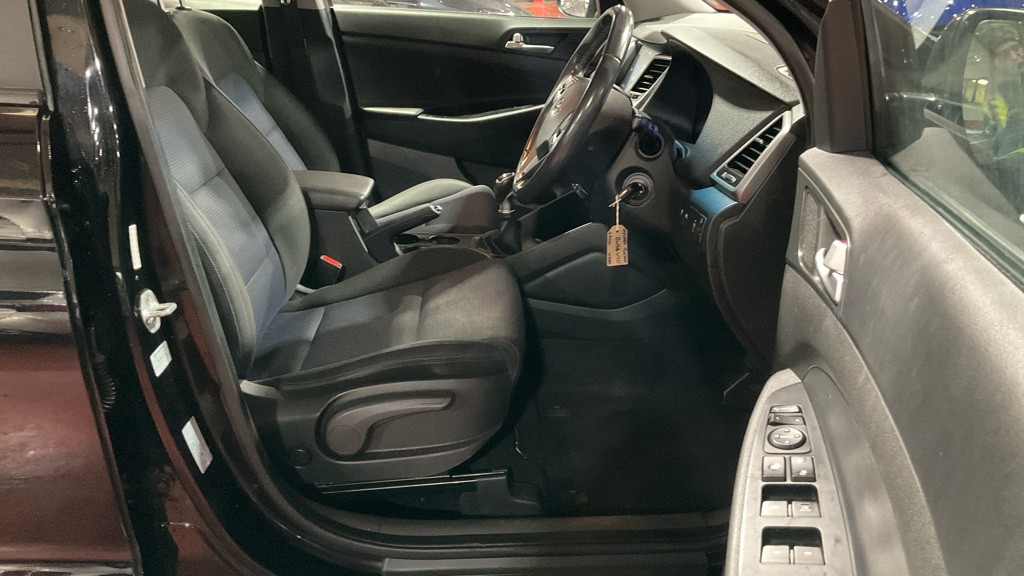 Used Hyundai TUCSON 2017 for sale - 77303692: Photo 5