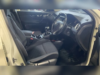 Used Nissan Qashqai 2016 for sale - 77400019: Photo