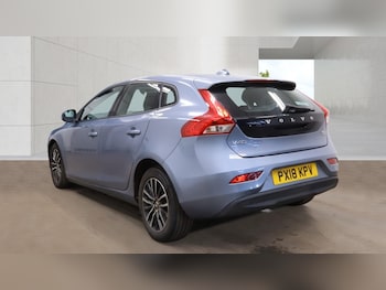 Used Volvo V40 2018 for sale - 78469722: Photo