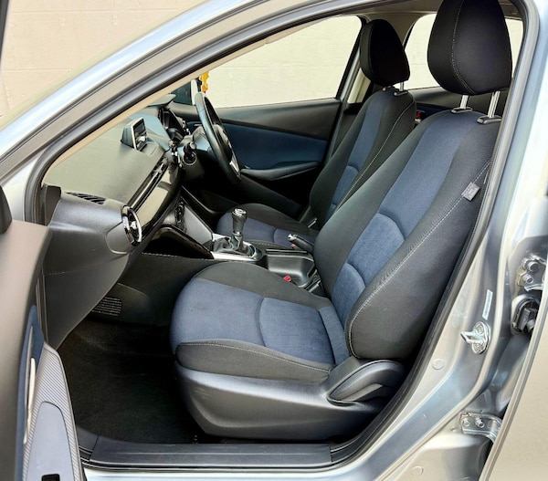 Used Mazda Mazda2 2015 for sale - 75740456: Photo 11