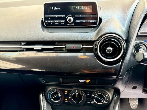 Used Mazda Mazda2 2015 for sale - 75740456: Photo 17