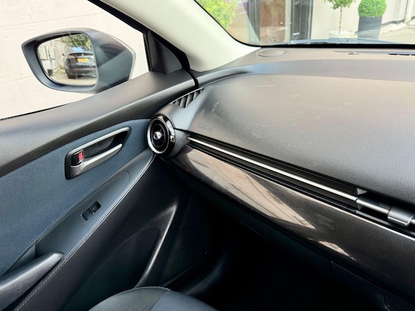 Used Mazda Mazda2 2015 for sale - 75740456: Photo 18