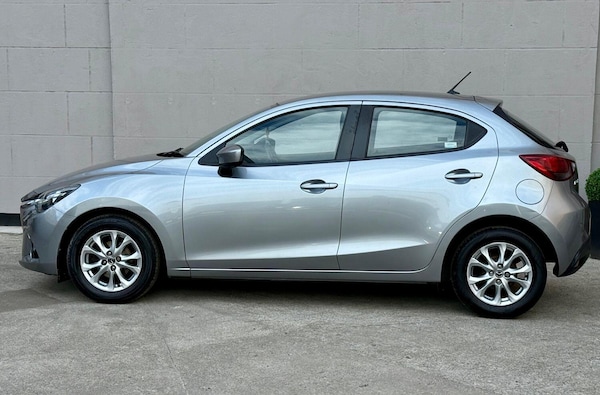Used Mazda Mazda2 2015 for sale - 75740456: Photo 6