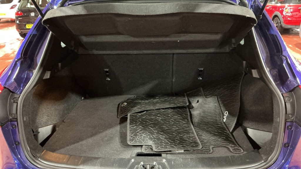 Used Nissan Qashqai 2016 for sale - 77572844: Photo 2