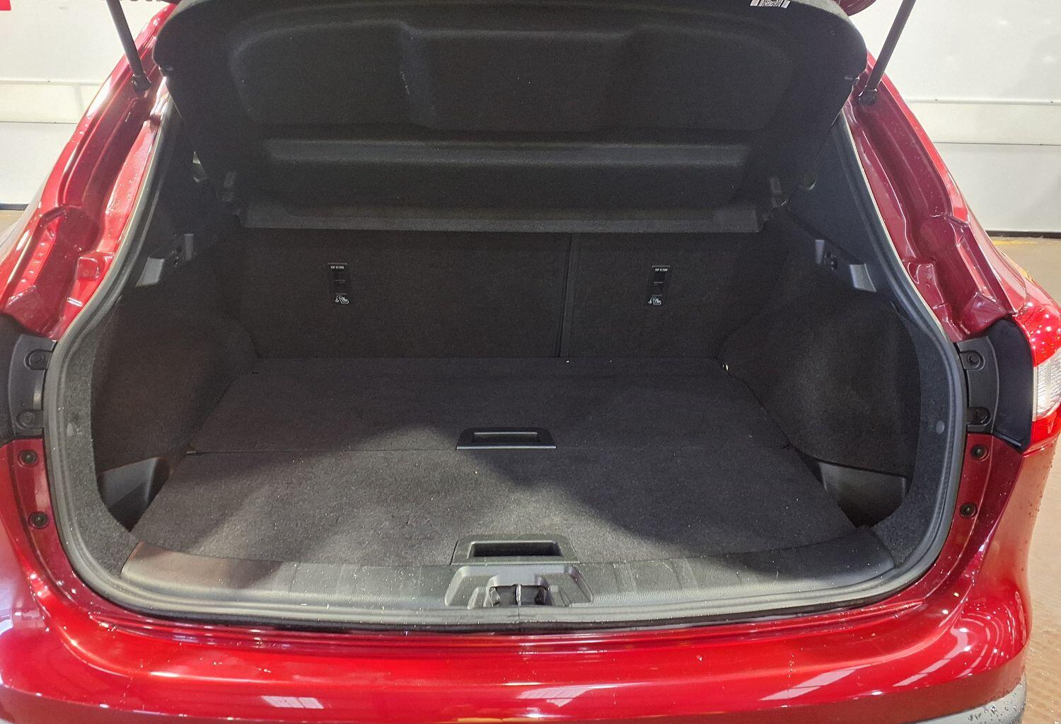 Used Nissan Qashqai 2017 for sale - 76186776: Photo 13