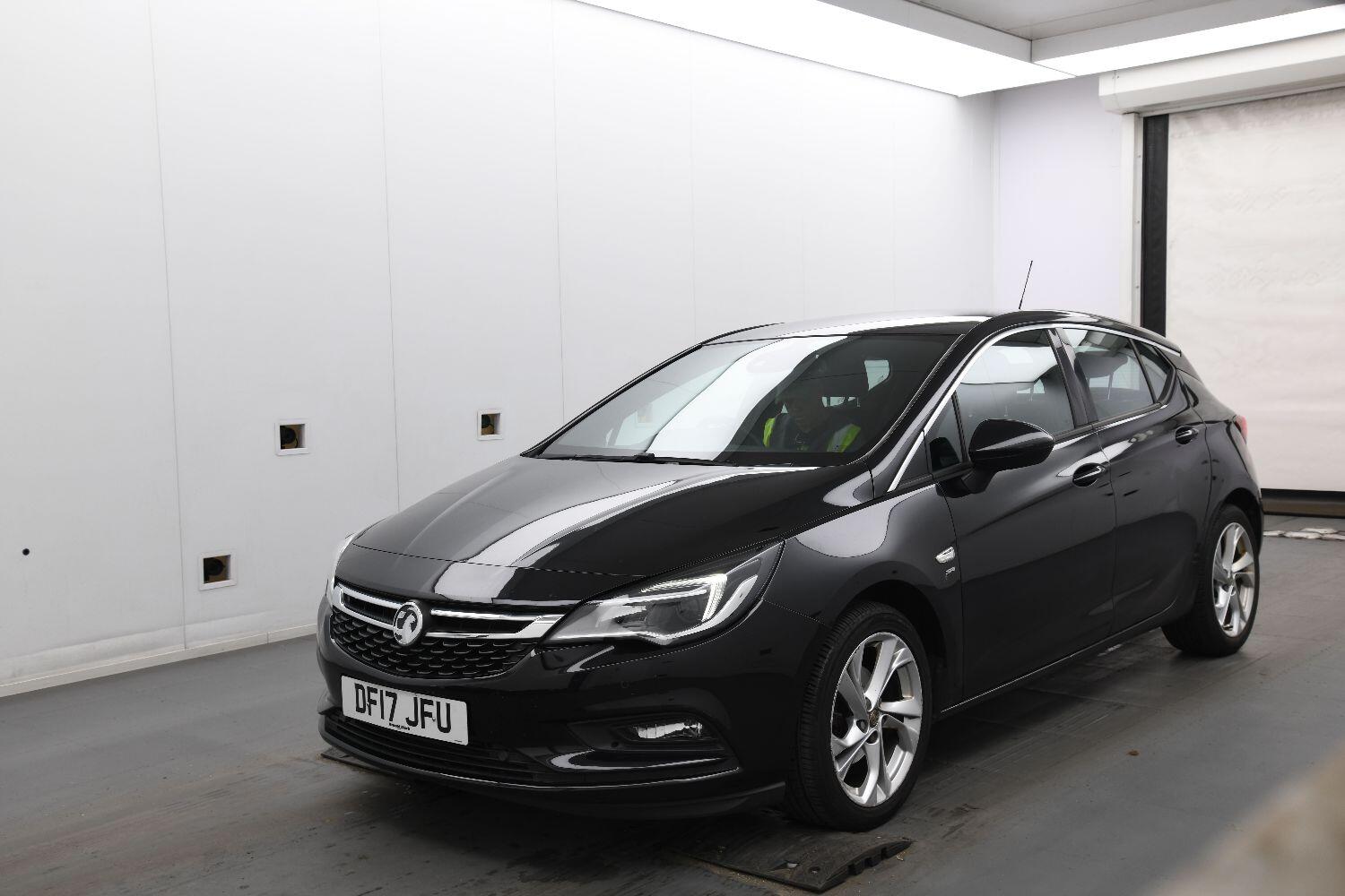 Used Vauxhall Astra 2017 for sale - 76120283: Photo 2