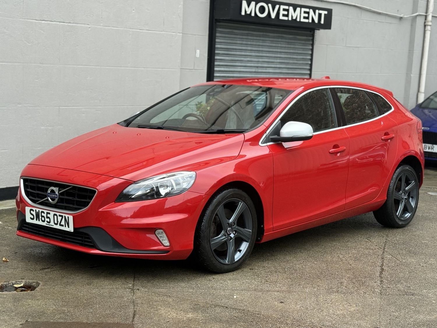 Used Volvo V40 2016 for sale - 77681683: Photo 2