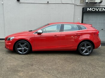 Used Volvo V40 2016 for sale - 77681683: Photo