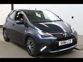 2016 - 1.0 VVT-i x-play 5-Door