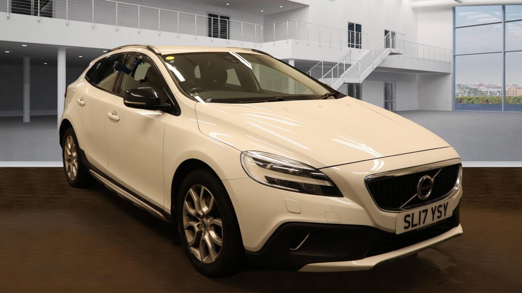 Used Volvo V40 Cross Country 2017 for sale - 76439843: Photo 1