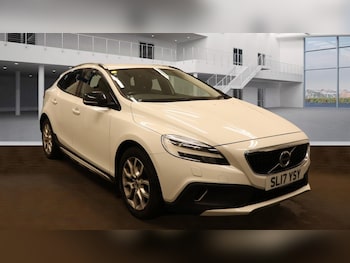 Used Volvo V40 2017 for sale - 76439843: Photo