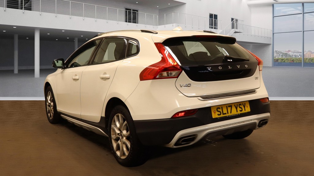 Used Volvo V40 Cross Country 2017 for sale - 76439843: Photo 3