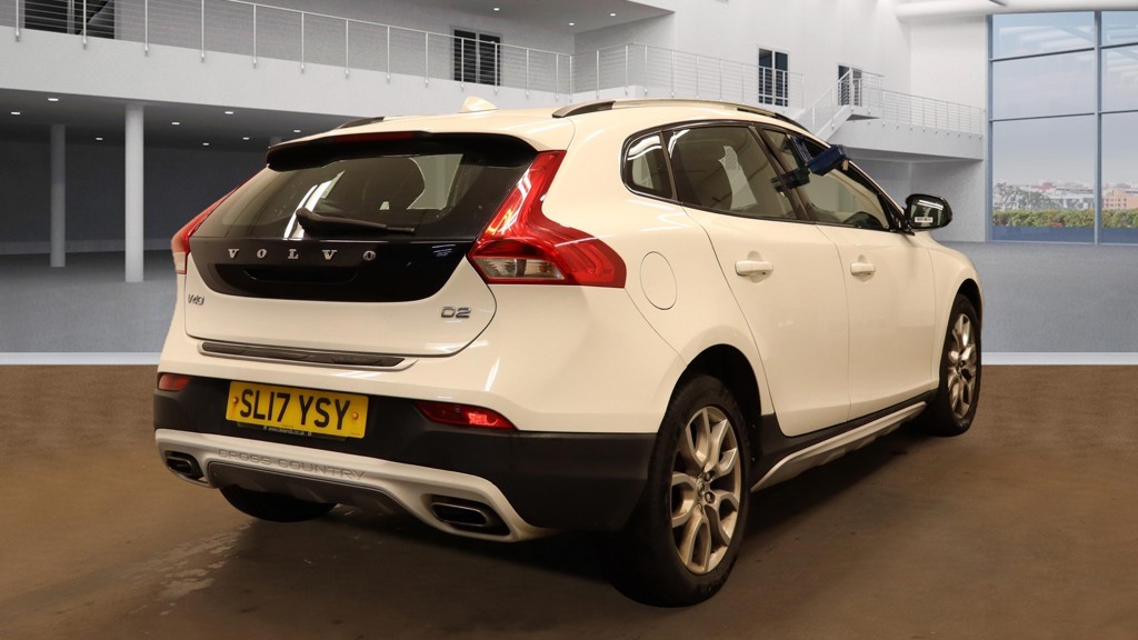 Used Volvo V40 Cross Country 2017 for sale - 76439843: Photo 4