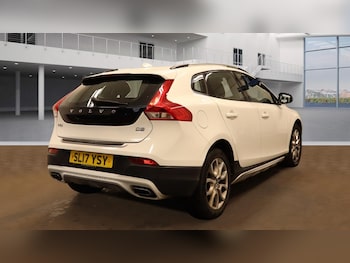 Used Volvo V40 2017 for sale - 76439843: Photo