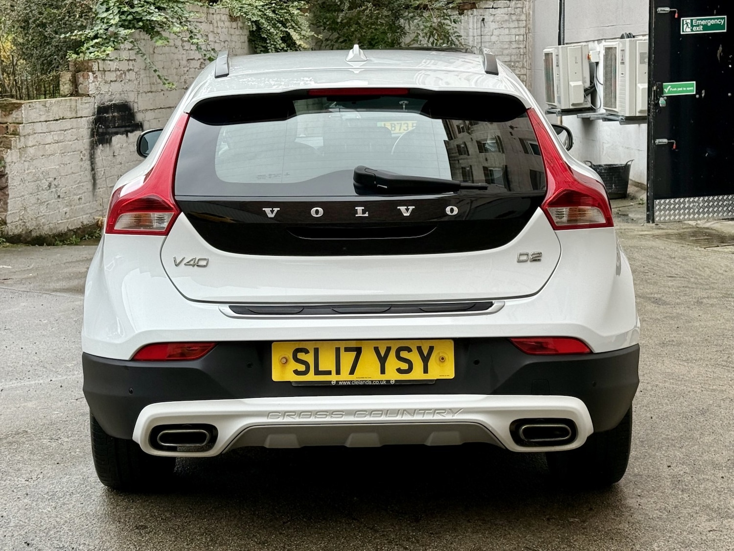 Used Volvo V40 Cross Country 2017 for sale - 76439843: Photo 8