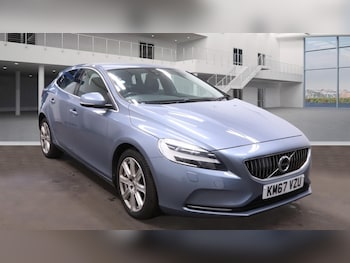 Used Volvo V40 2017 for sale - 76643481: Photo