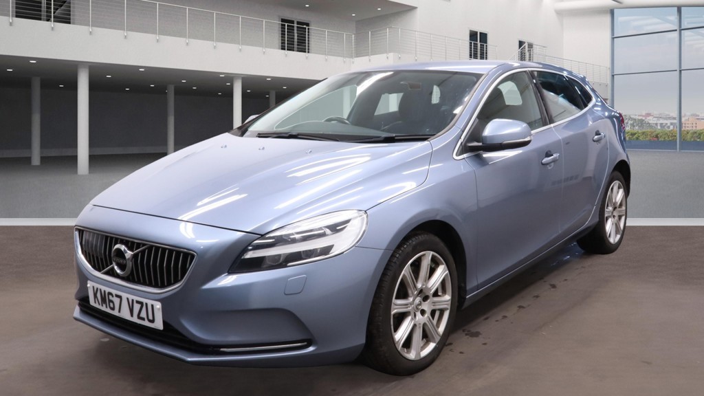 Used Volvo V40 2017 for sale - 76643481: Photo 2